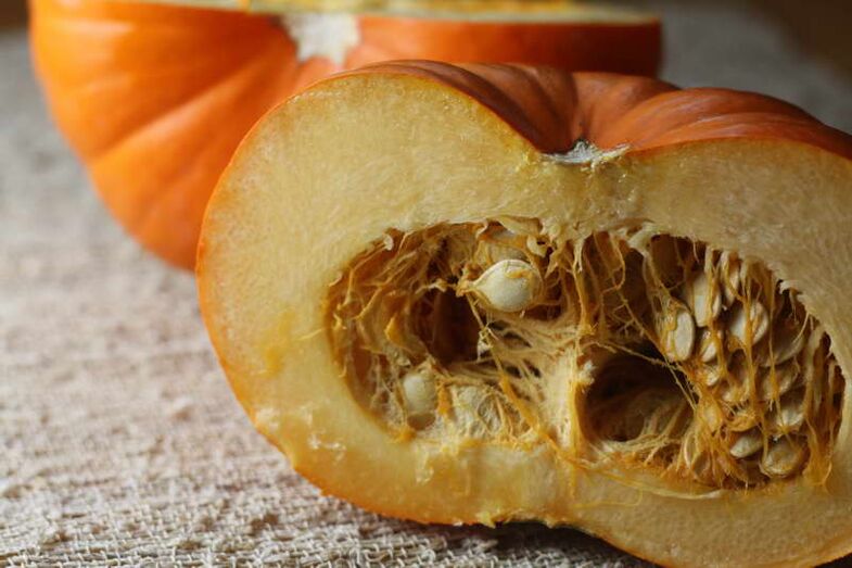 Maximum benefit in the fight against pests is achieved by using unpeeled pumpkin seeds