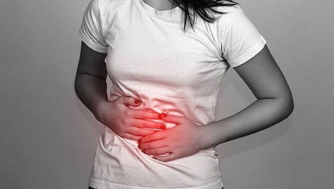 Abdominal pain frequently accompanies the presence of parasites in the intestines. 