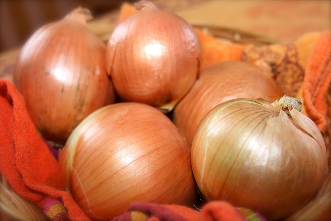onion against pests
